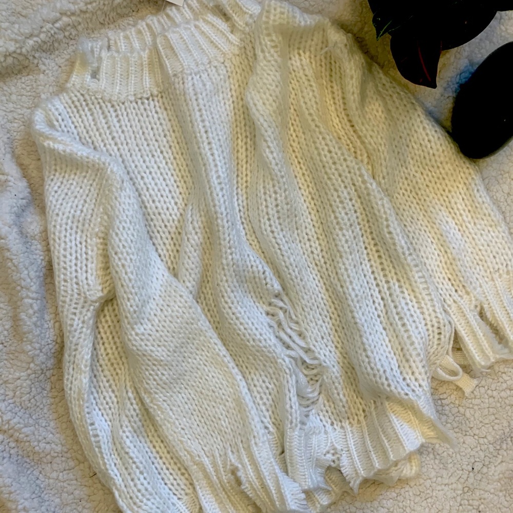 Cute & cozy, distressed oversized sweater